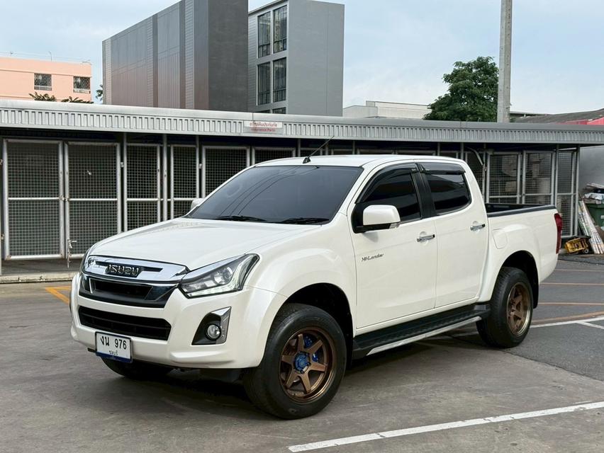  ISUZU D-MAX HI-LANDER CAB-4 1.9Ddi L 2018 เกียร์ธรรมดา ดีเซล มือเดียวป้ายแดง