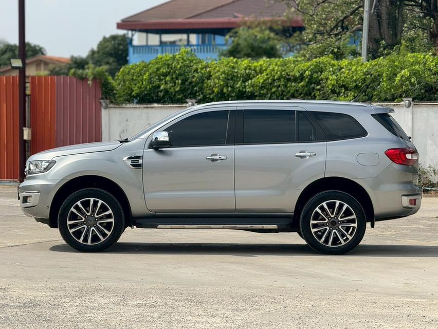FORD EVEREST Wagon 4dr  Titanium+ 7st Auto 6sp RWD 2.2DC  (Mnc) Y19. สีเทา   เกียร์ออโต้ 4
