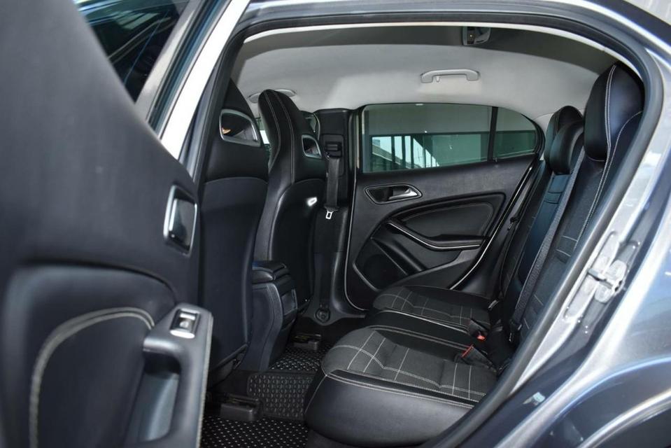 รหัสรถ KPC53 ✴️ Mercedes-Benz GLA200  W156 URBAN 1.6  ปี 2015 รุ่นยอดนิยม ✴️ 8