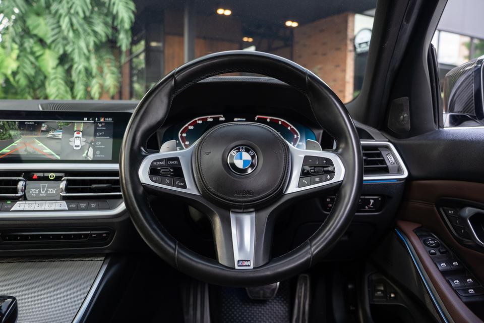 “BMW 330e M Sport Plug-in Hybrid” ปี2020