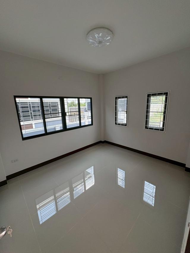 บ้านพร้อมที่ดิน เนื้อที่ 52.5 ตร.ว แหล่งชุมชน น้ำไม่ท่วม 12