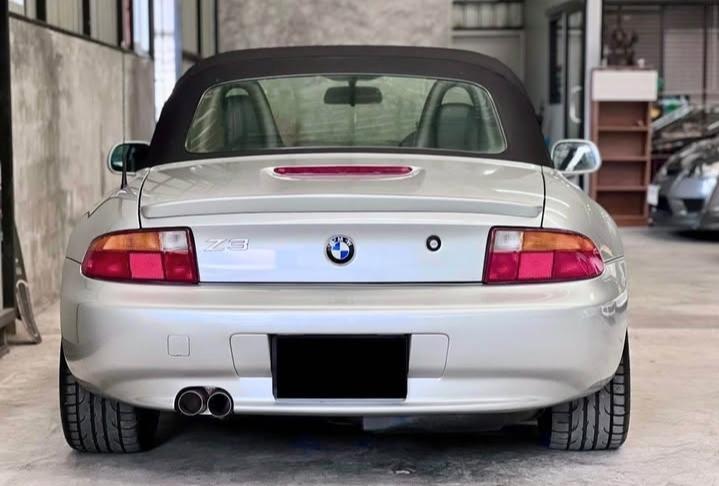 BMW Z3 สีเทา 5