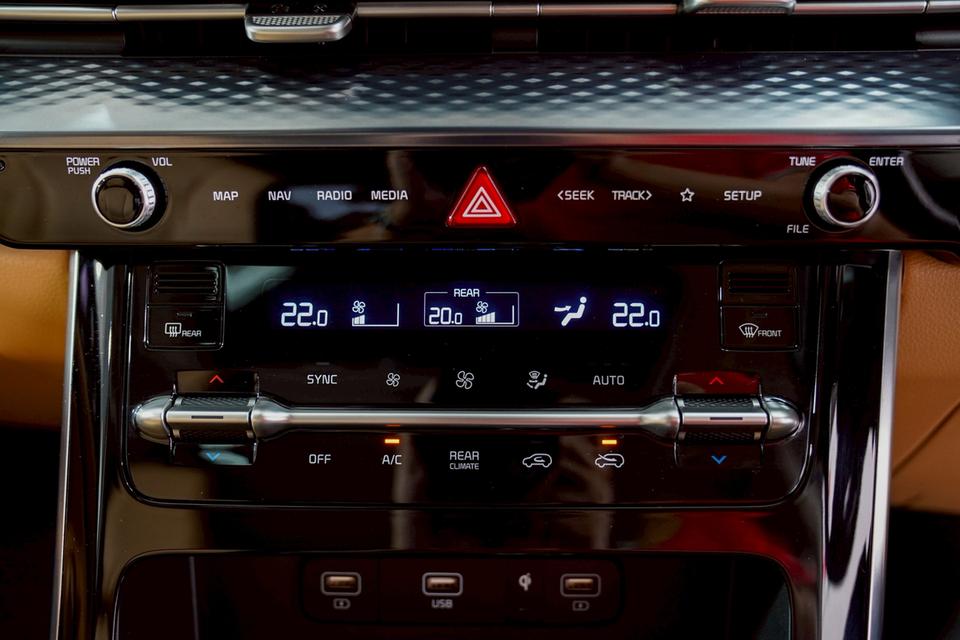 ็ีKIA CARNIVAL 2.2 SXL AT ปี 2021 สีฟ้า เลขไมล์ปัจจุบัน 41,xxx กม. 13