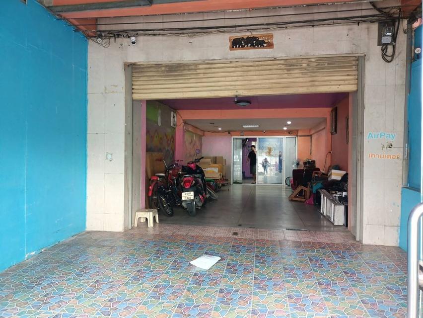 อาคารพาณิชย์ทำเลดีติดถนนสวนผัก 6