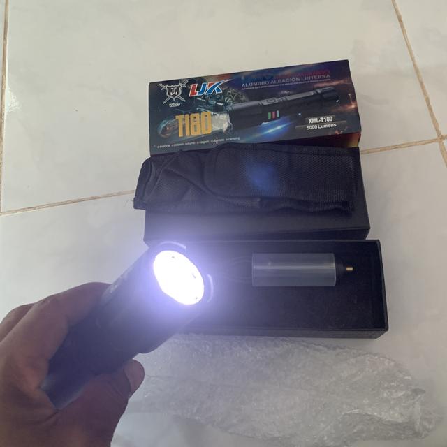 ไฟฉาย สำหรับเดินป่า หรือใช้ฉุนเฉิน 8