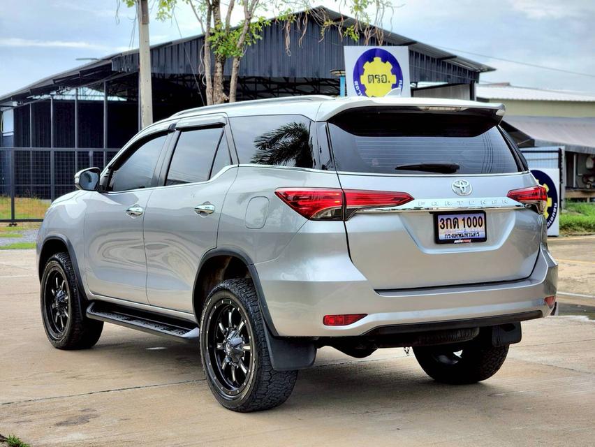 ขาย Toyota Fortuner 2.4V ปี16 7