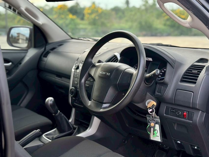 IISUZU DMAX Y2014 Pickup 2dr Ext. Cab Hi-Lander L Man. 5sp RWD 2.5DCT สีดำ Y2014.  เกียร์ธรรมดา  13