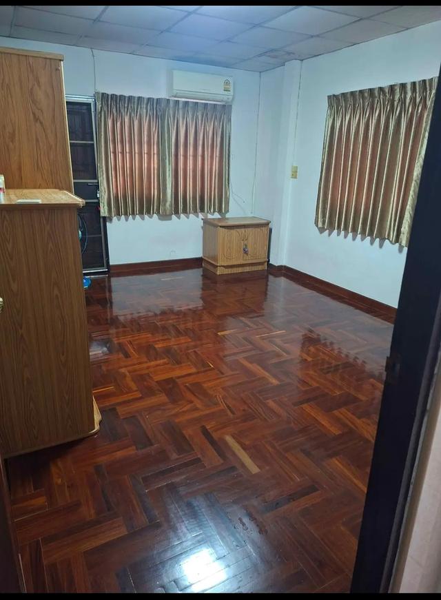 บ้านแฝด 3 ห้องนอน 2 ห้องน้ำ 12