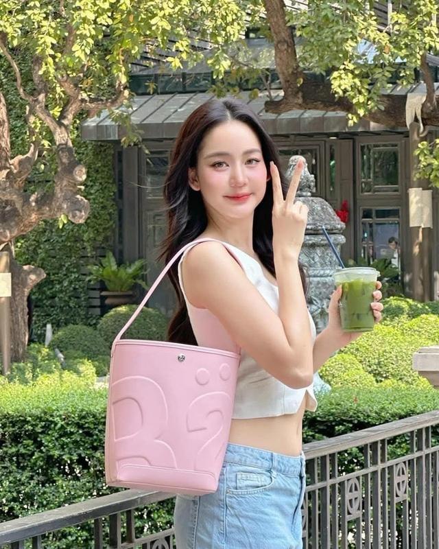กระเป๋าสะพายแฟชั่น