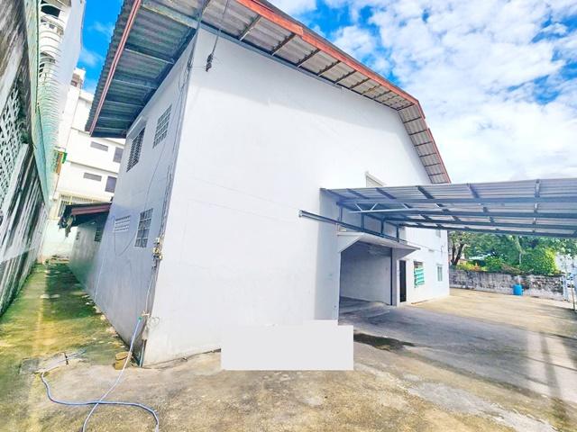 เดอะมอล์บางกะปิ โกดัง2ชั้น 5นอน 800ตร.ม. ตลาดปัฐวิกรณ์ 3 กม. MRT บางกะปิ 2.2 กม. บนที่ดินครึ่งไร่ นวมินทร์ 22-28 MRTลาดพ