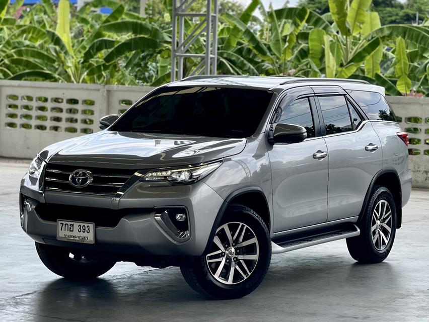 2018 TOYOTA FORTUNER 2.4 V 4WD สีเทา ไมล์ 147768 กม.