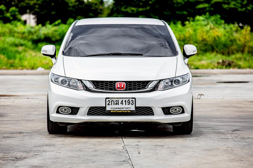 Honda Civic Fb 1.8E เบาะไฟฟ้า สีขาว ปี 2013 มือเดียวป้ายแดง
