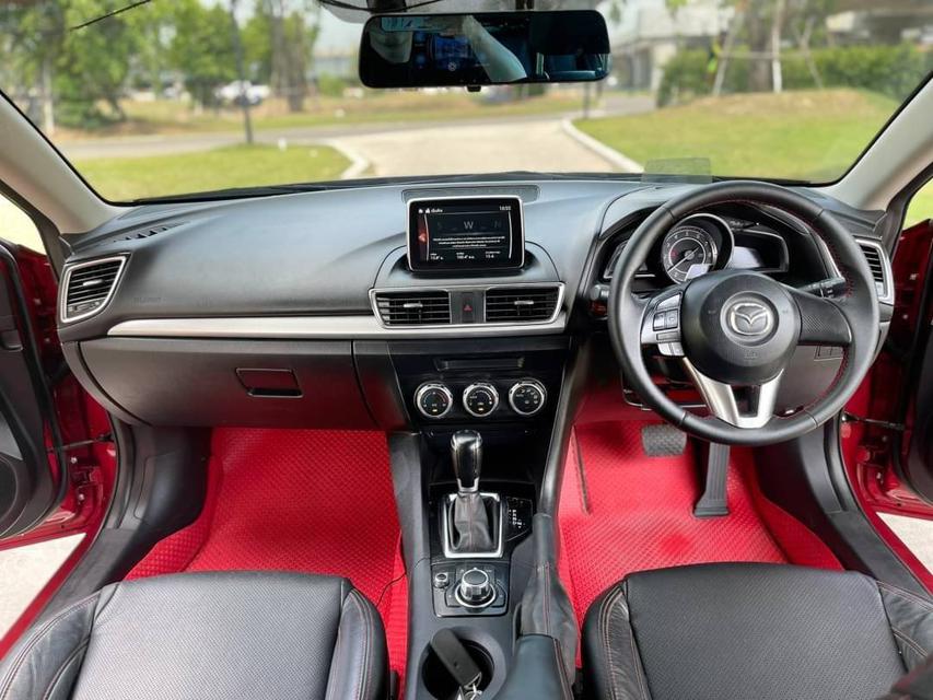 Mazda 3  2.0 S SPORT ปี2016 สีแดง 5