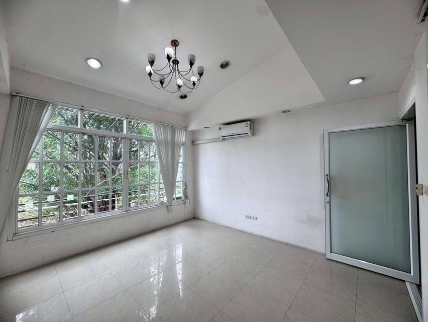 ให้เช่าอาคารพาณิชย์ 5.5 ชั้น ใกล้ BTS เอกมัย เดินทางสะดวก (N.1668) 13