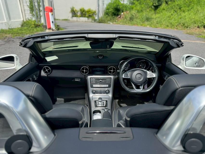 ปี 2017  Mercedes Benz SLC300 AMG Roadster 16