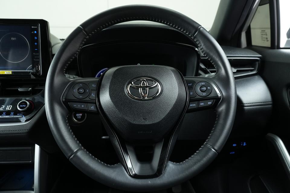 2022 Toyota Corolla Cross 1.8 Hybrid Premium Safety GR Sport SUV สีขาว เลขไมล์ 47175 กม. 10