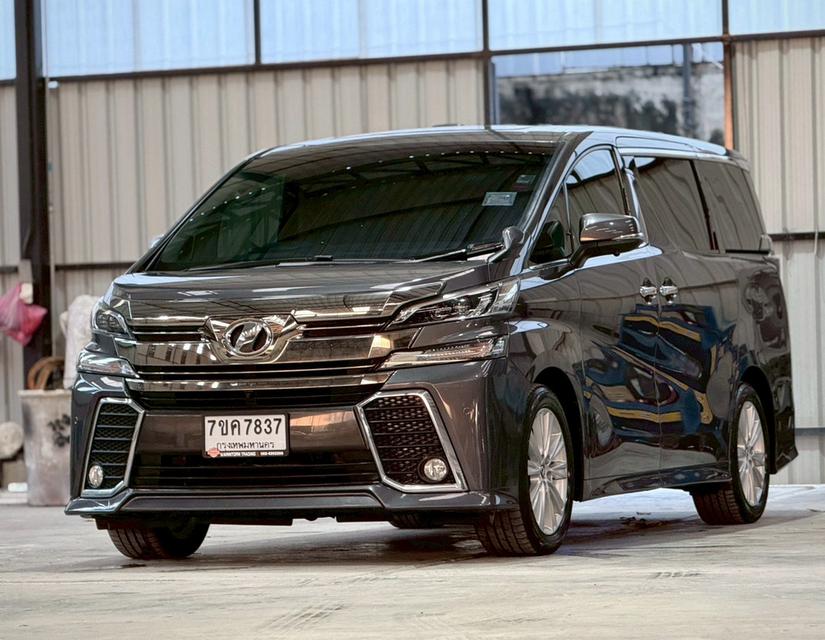 ปี 2015 TOYOTA VELLFIRE, 2.5 Z โฉม ปี15-23สีเทา เครื่องยนต์เบนซินล้วน มือเดียวป้ายแดง