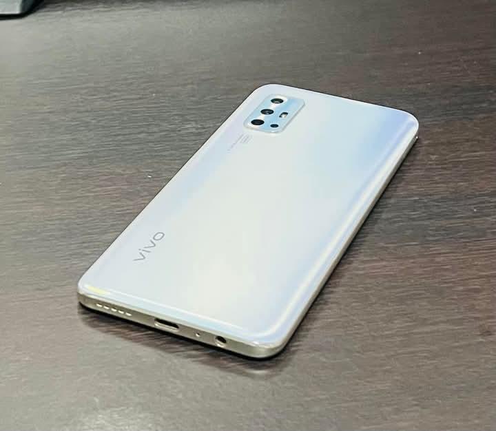 Vivo V17 สีขาว 2