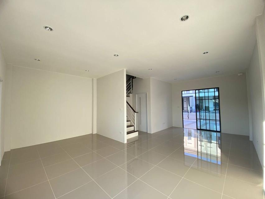 บ้านใหม่ให้เช่า ทาวน์โฮม2ชั้น 3 ห้องนอน 3 ห้องน้ำ 4