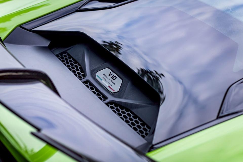Lamborghini Huracán EVO AWD MY2021📆 ปีผลิต 2020 | 📍ราคาเพียง 19,900,000 บาทRenazzo Warranty ถึงวันที่ 01/02/2026 9
