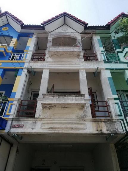 สุดพิเศษ ให้เช่าทาวน์เฮ้าส์ 3 ชั้นตามสภาพในหมู่บ้านวิเศษสุขนคร ประชาอุทิศ 79 เพียงเดือนละ 4,900 บาทเท่านั้น 1