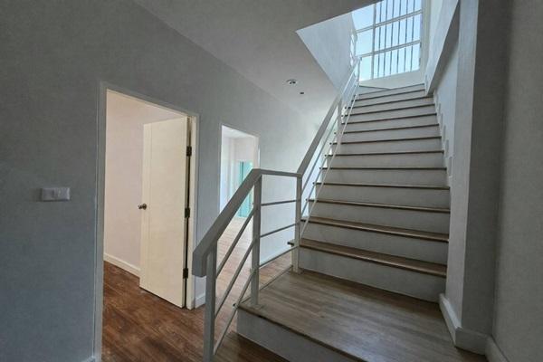 ขายทาวน์โฮม 3 ชั้น รีโนเวทใหม่ ข้างซอยวัดบางปิ้ง ถ.ศรีนครินทร์ อ.บางเมือง จ.สมุทรปราการ โทร 098-5459419 4