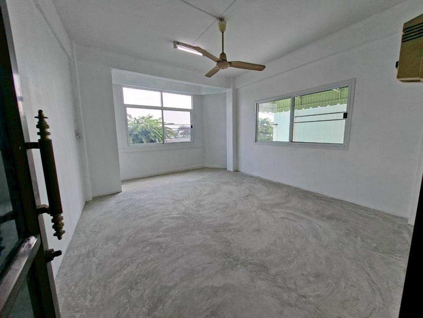 ให้เช่าอาคาร 2 ห้อง 3 ชั้นครึ่ง + ดาดฟ้า ทำเลทอง ลาดพร้าว 71 (ตรงข้ามตลาดนัด ใกล้ป้ายรถเมล์) (N.1723) 5