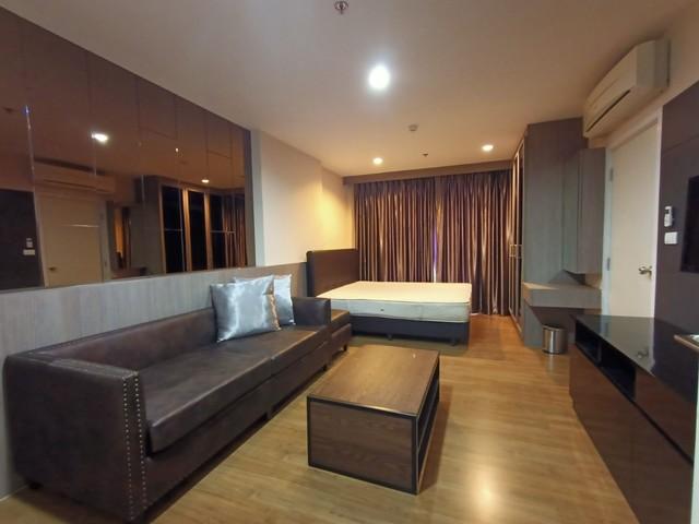เช่าถูก 9,000 บาท ** สตูดิโอ ** รหัส 180203 ** The Tree Interchange Condo ** ติดรถไฟฟ้า เตาปูน / บางโพ ** 088-398-3835 MR.BOAT 1