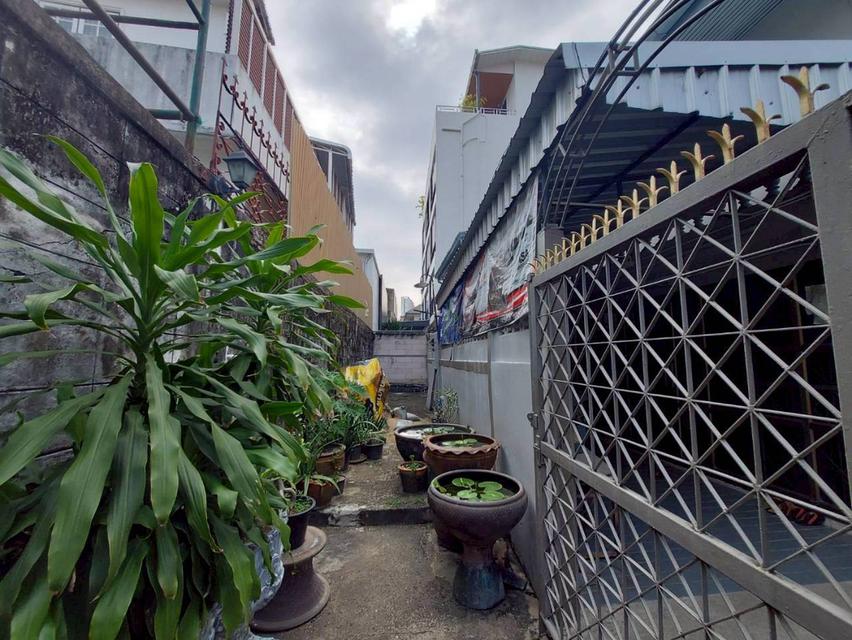 ขายบ้านเดี่ยว 2 ชั้น ซอยสาธุประดิษฐ์ 52 ใกล้สำนักงานที่ดินกรุงเทพมหานคร 2