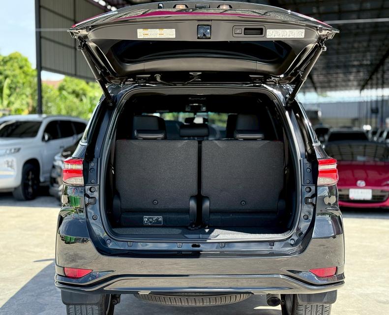 TOYOTA FORTUNER 2.4 LEGENDER 2022  17