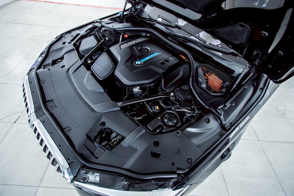 BMW 740LE xDRIVE PURE EXCELLENCE G12 AT 2017ซีดานหรู Plug-in Hybrid ไมล์ 177,xxx รูปที่ 16