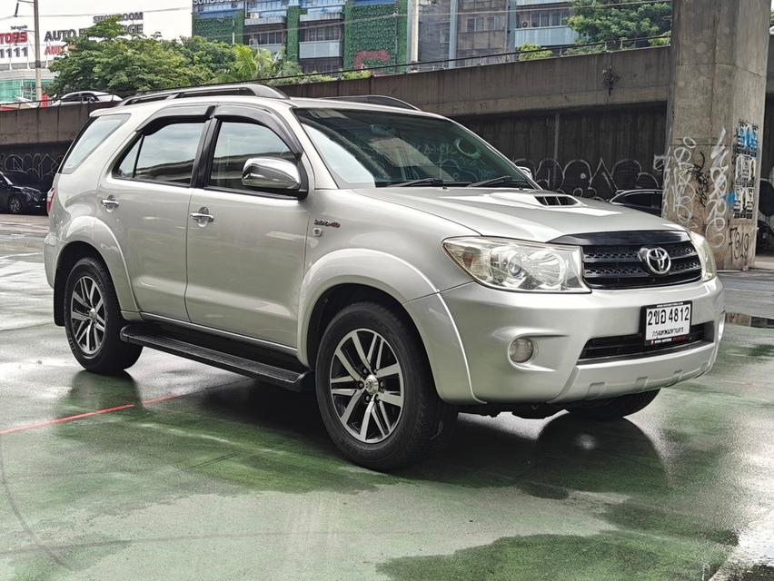 ขายToyota Fortuner 3.0V ปี10 1