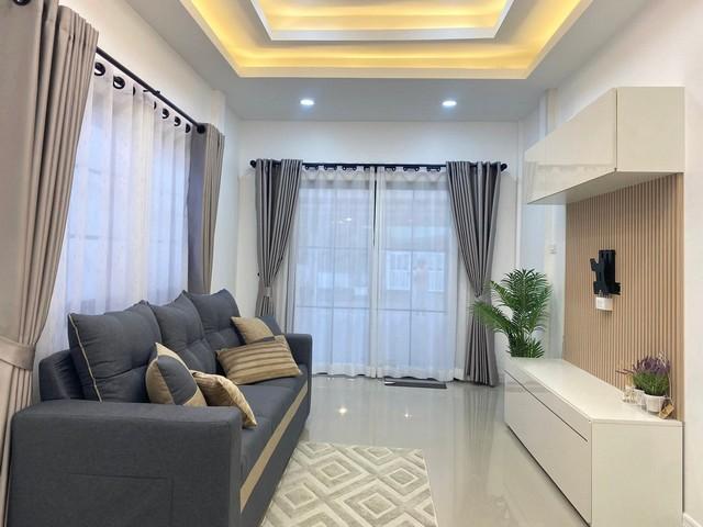 บ้านเดี่ยว รีโนเวทใหม่ทั้งหลัง ทำเลดี พร้อมเข้าอยู่ ซอยเนินพลับหวาน หมู่บ้านพัทยารุ่งเรือง 4
