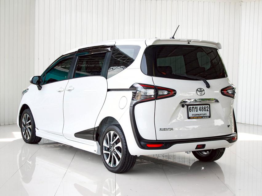 TOYOTA SIENTA 1.5 V 2017  9
