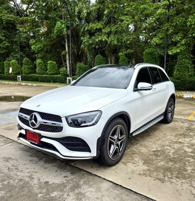 Mercedes-Benz GLC 220d Amg สีขาว ปี 2020 ไมล์ 100,000กม.