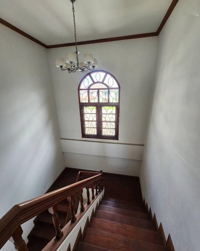 ขายบ้านเมืองเอก โครงการ 5 หน้าเป็นสนามกอล์ฟเมืองเอก หลังเป็นตลาดสัมมากร 3