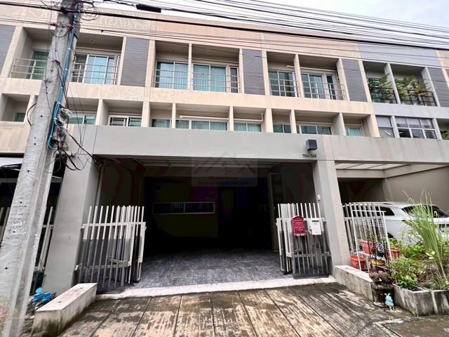 ให้เช่าทาวน์โฮม 3 ชั้น Noble Cube โนเบิล คิวบ์ พัฒนาการ ซอยพัฒนาการ 26 (ใกล้ทองหล่อ เอกมัย) เฟอร์นิเจอร์พร้อมเข้าอยู่ 1