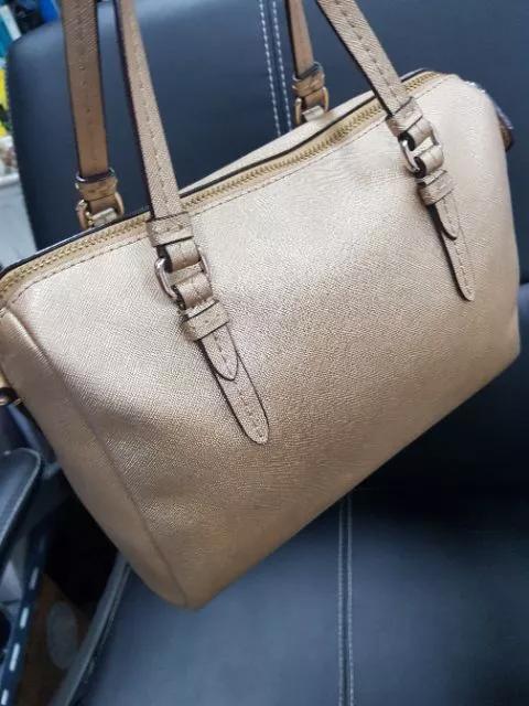 ส่งต่อกระเป๋าสะพายCoach MINI รุ่น F50430 สี GOLD มือ2 สภาพดีพร้อมใช้งาน ขนาด9" รูปที่ 5