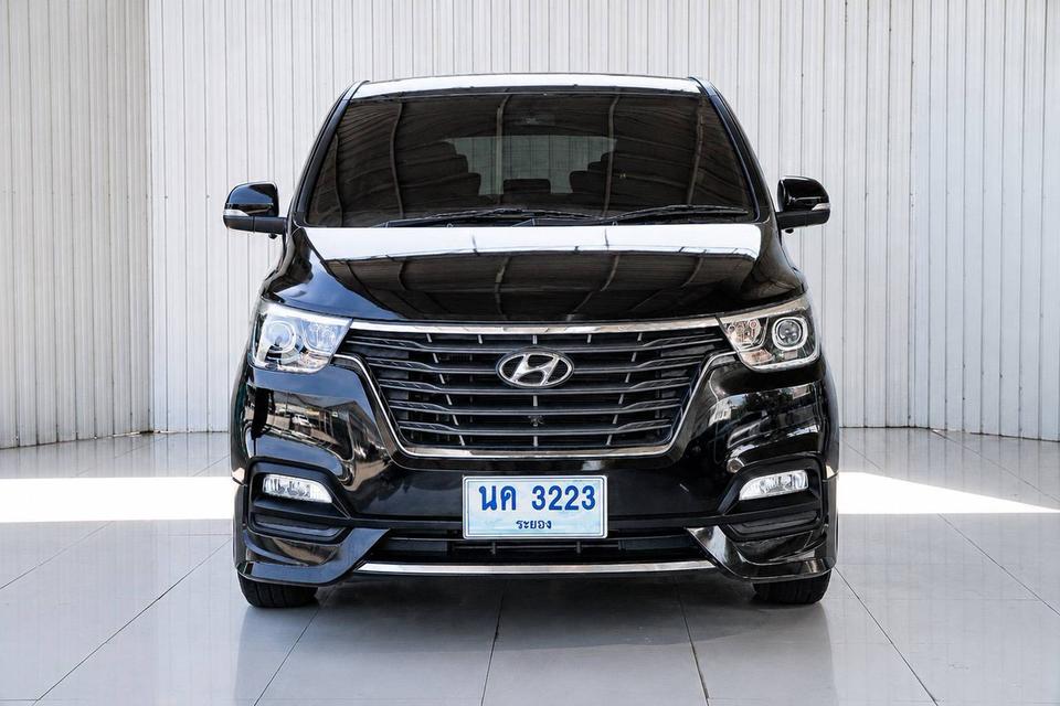 HYUNDAI H1 ELITE NS ปี 2022 จด 2023 สีดำ โฉม ปี18-ปัจจุบัน รูปย่อยที่ 2