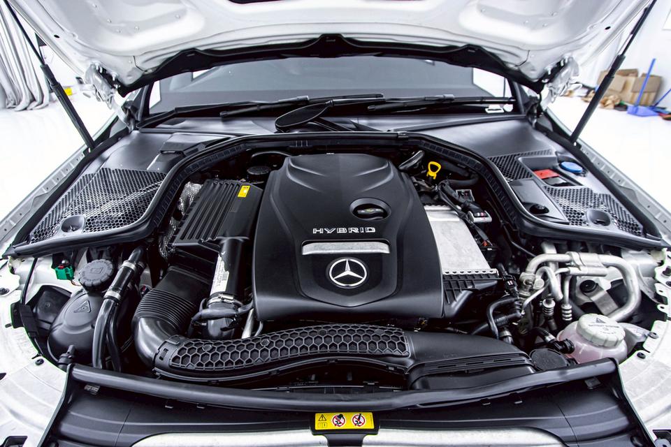 รหัสรถ 1D619 BENZ C350E 2.0 AMG 2018 3