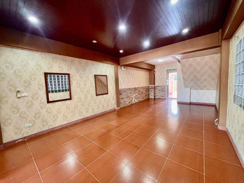 🏡 ขายอาคารพาณิชย์ โครงการฟ้าเคียงดาว จ.อ่างทอง อาคารพาณิชย์ 2.5 ชั้น จำนวน 2 คูหาติดกัน 7
