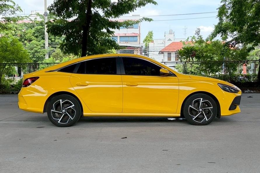 2023 MG MG5 1.5 D+ Sunroof AT รถสวย มือเดียว ป้ายแดง รูปที่ 4