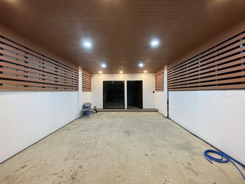 ขาย!! ทาวน์โฮม 3 ชั้น 4 ห้องนอน 3 ห้องน้ำ 1 ห้องเอนกประสงค์ 1 ห้องครัว 1 ห้องซักล้าง "Patio วิภาวดี-สรงประภา" แต่งครบ พร้อมอยู่ | 💰 ราคา 7.8 ล้านบาท 4