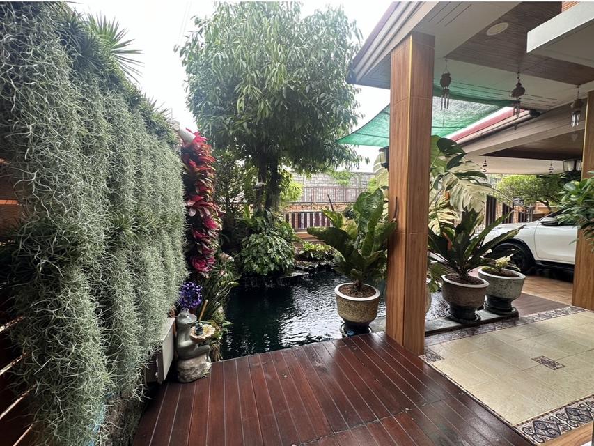 บ้านมือสองตั้งอยู่บนถนนราชพฤกษ์ 3
