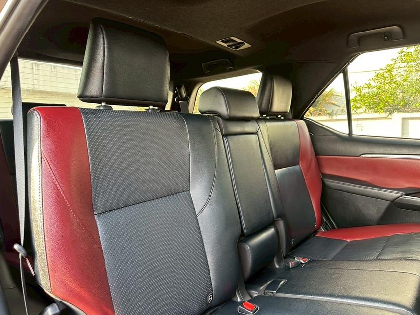 Toyota Fortuner 2.4 Legender 2WD 2021• Mileage: 83,000 km. 15