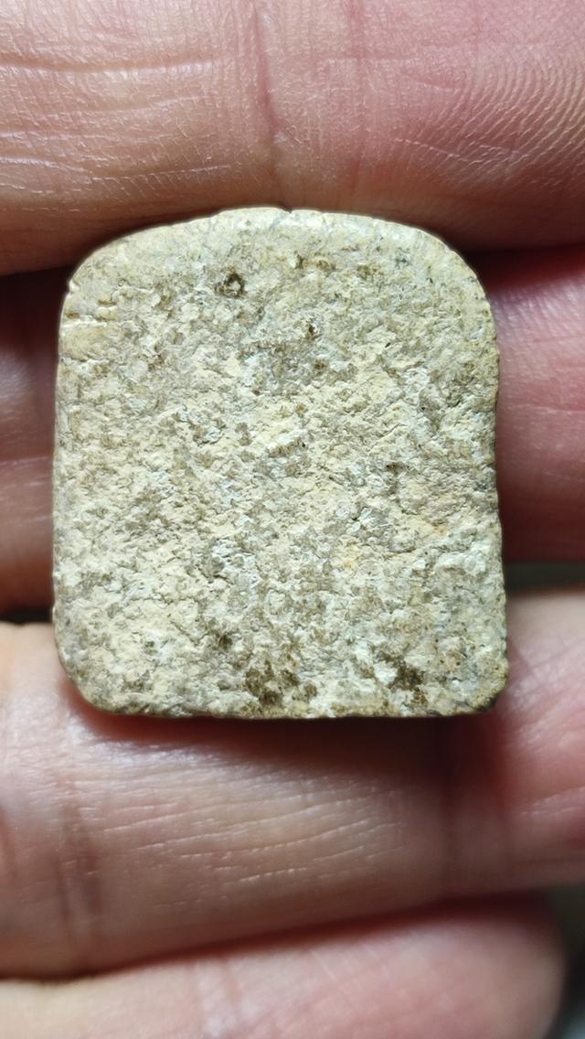 หลวงพ่อปาน ขี่ไก่ เนื้อผง ยุคต้น วัดคู้สลอด รูปที่ 2