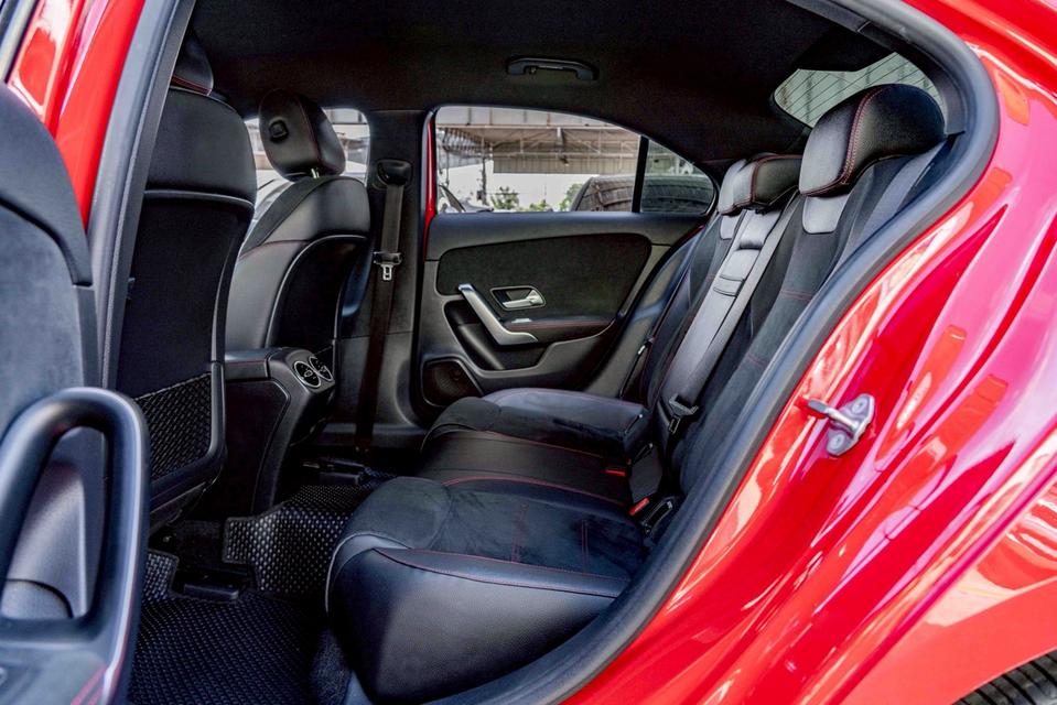 รหัสรถ NP465 รุ่นรถ : BENZ A200 AMG ปีรถ : 2020 13