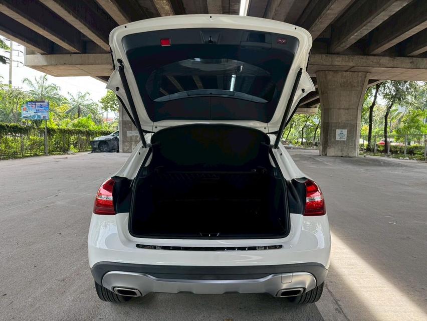 Mercedes-Benz GLA200 1.6 W156 Urban SUV AT ปี 2019 18