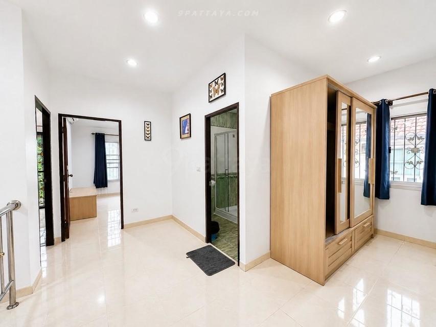 For Rent — 2-Storey Detached House with Garden at Sirisa 9, South PattayaSpacious 3 bedrooms 3 bathroom 10