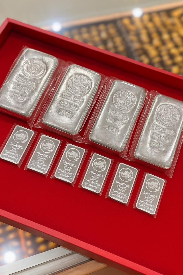 แท่งเงิน 999.9 แบรนด์ Shining Gold จากห้างทองหลีเต้ง ตะกั่วป่า พังงา ของแท้ มาตรฐานสูง เหมาะสำหรับสะสมและลงทุน